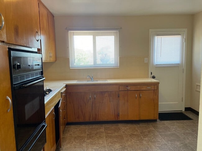 Photo - San Bruno 1 bed 1 bath available now House