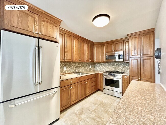 Foto del edificio - 645 E 32nd St