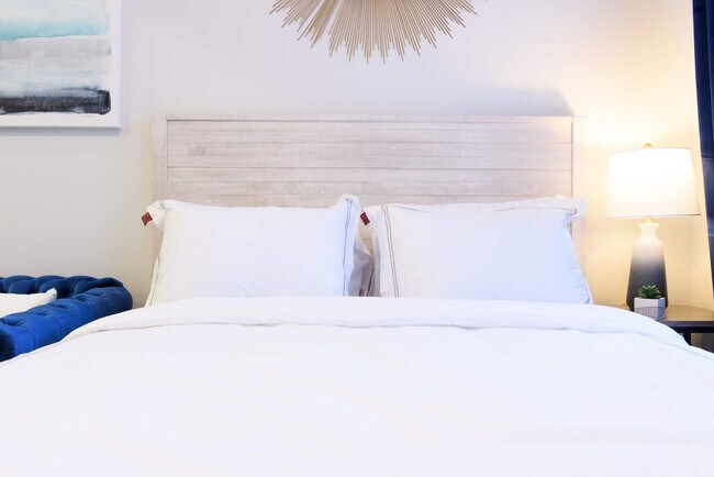 Building Photo - 240e E 75th St