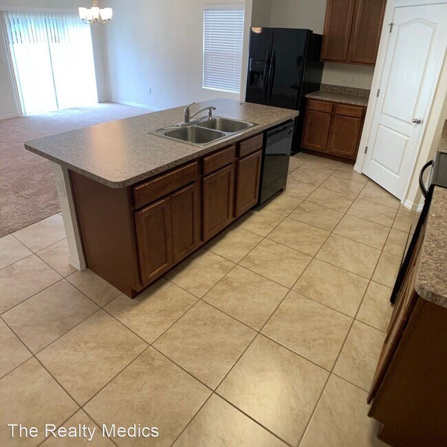 Building Photo - 4 br, 2 bath House - 452 Squires Grove Dr