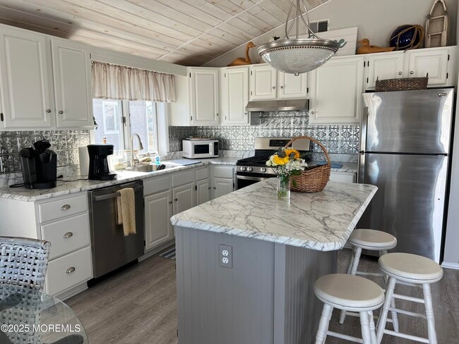 Building Photo - 27 S Dayton Dr