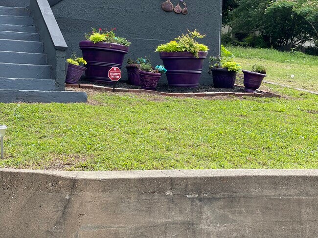 Building Photo - 505 Glover St