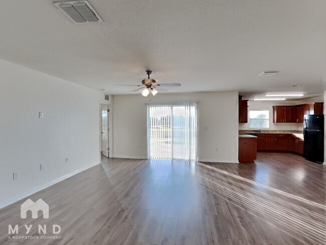 Foto del edificio - 6600 Wirevine Dr