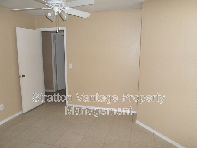 Foto del edificio - 7182 W Stella Ave