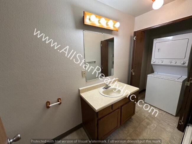 Building Photo - 7301 Woburn Cir