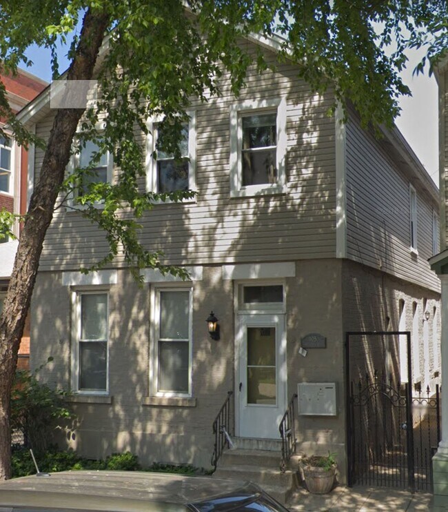 Building Photo - 905 S Aberdeen St