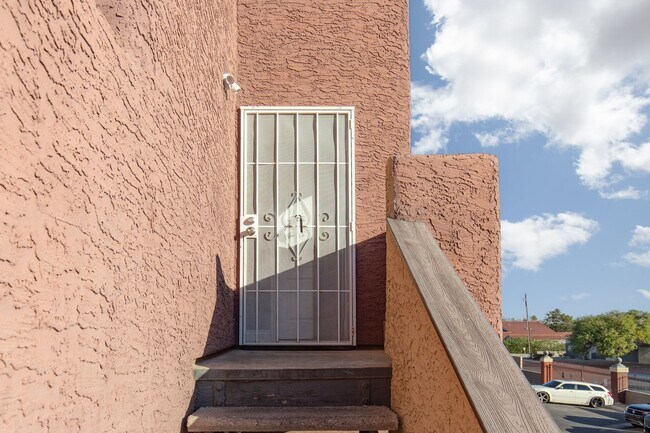 Building Photo - Charming 3-Bedroom, 2-Bath Condo in Centra...