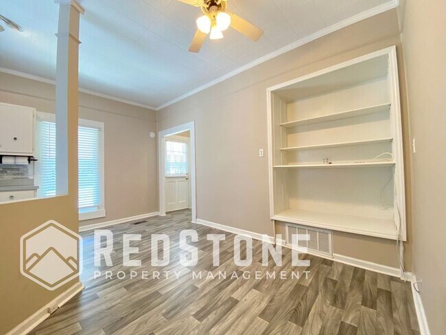 Building Photo - 411 Oneida St