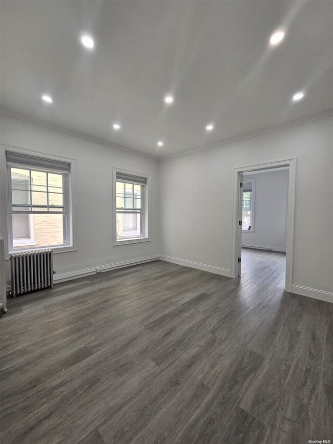 Building Photo - 20-60-60 45th St