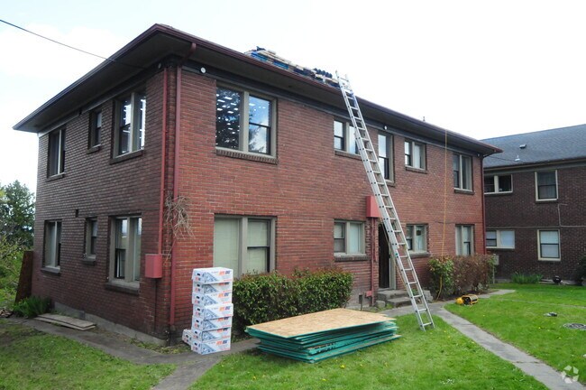 Exterior - 109-115 30th Ave