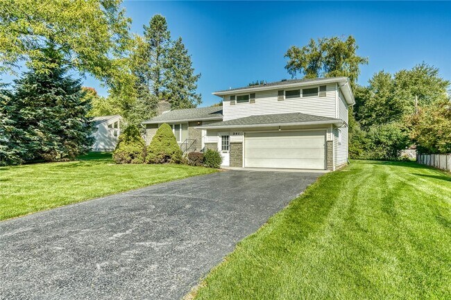 Foto del edificio - 241 Willowcrest Dr