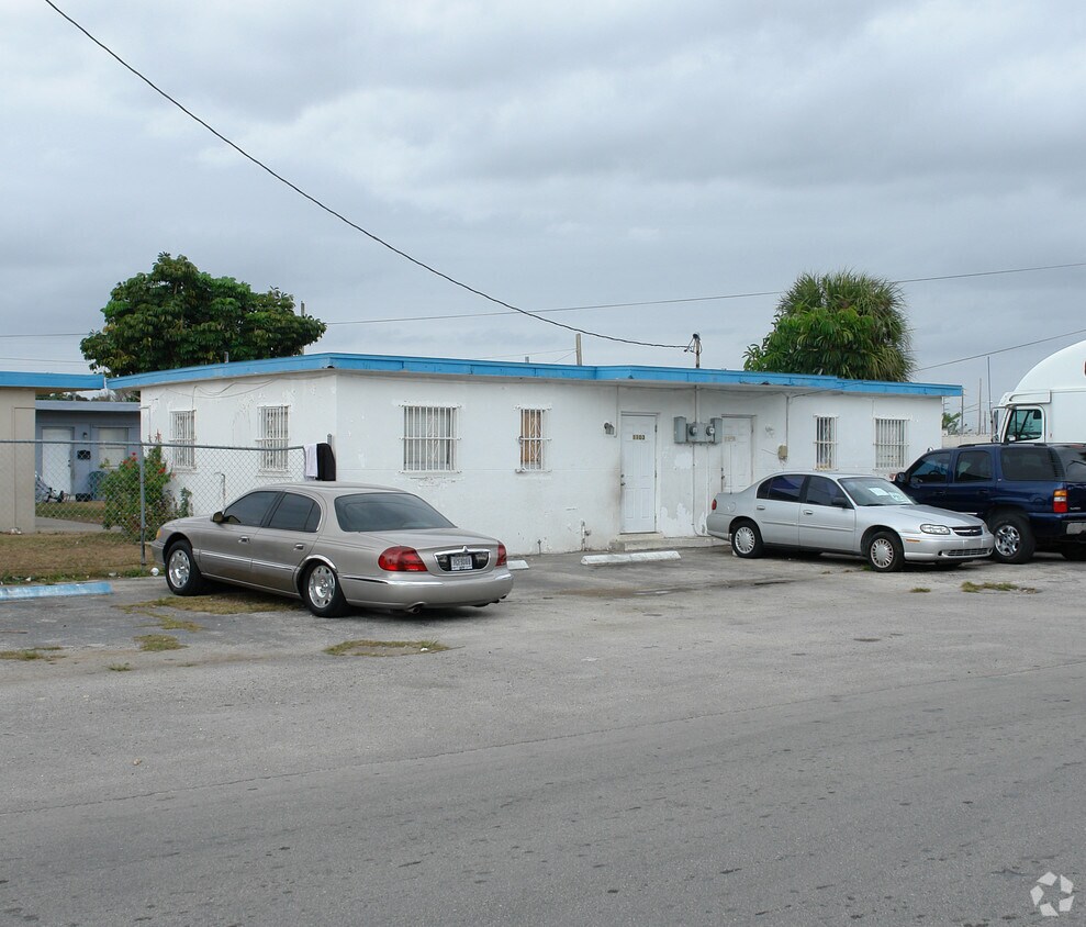 Primary Photo - 1101-1111 SW 2nd St