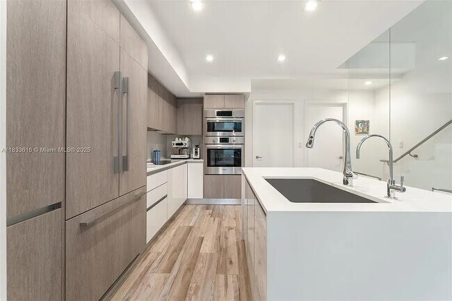 Foto del edificio - 455 NE 39th St