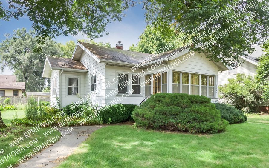 Primary Photo - CUTE HOUSE IN AMES!! 2 Bedroom, 1 Bath Hom...