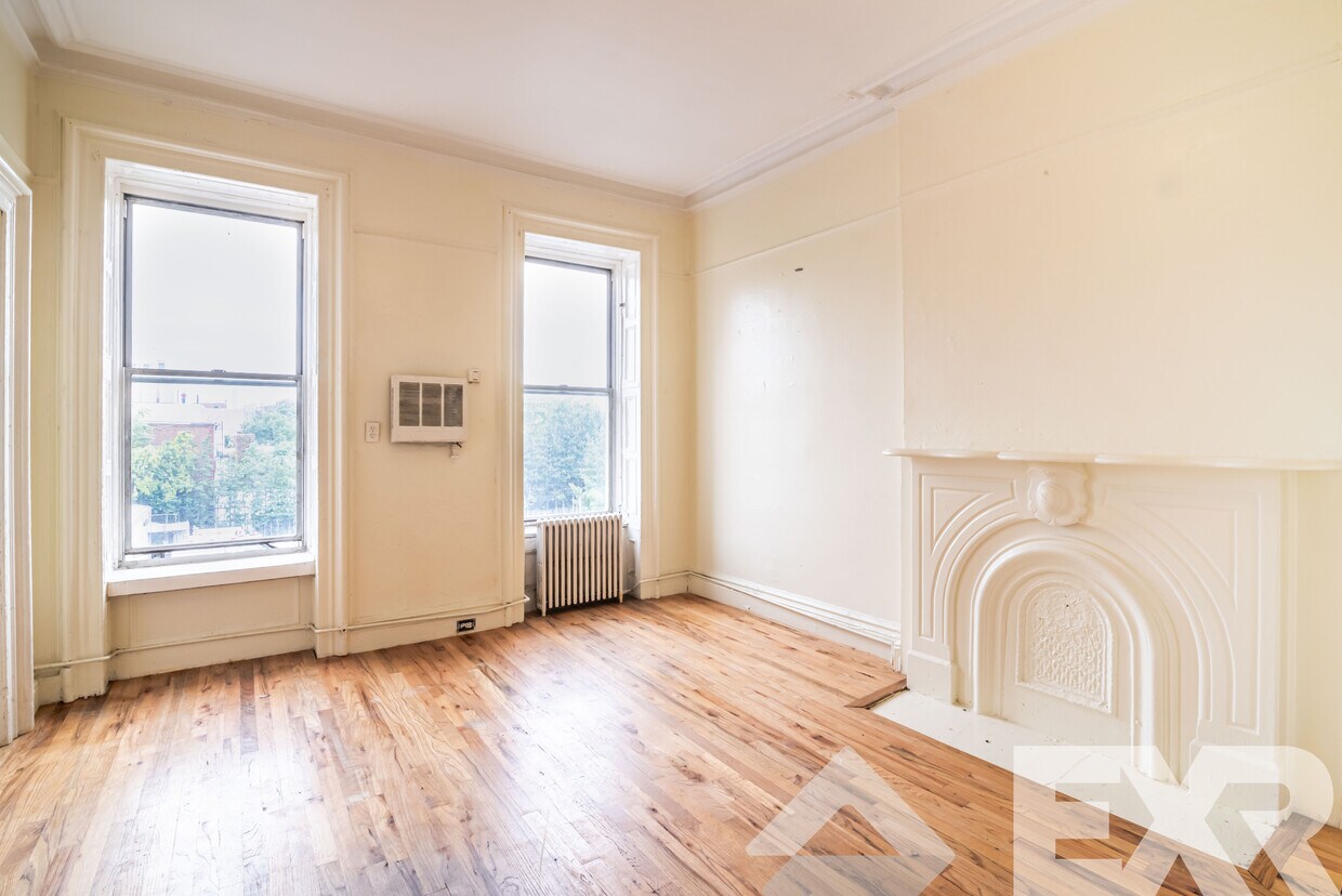 Primary Photo - 624 Myrtle Ave