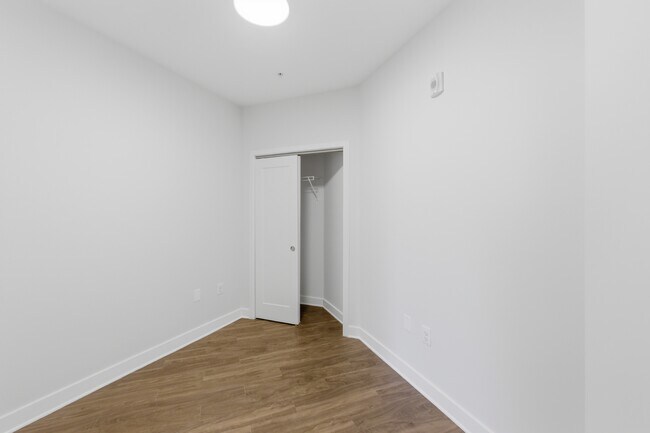 Foto del edificio - 989 S Buchanan St