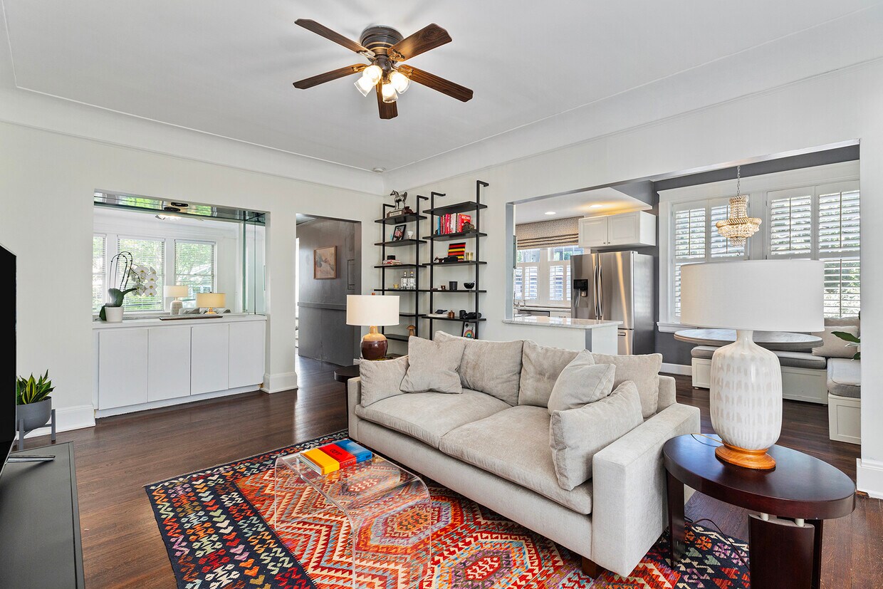 Foto principal - 301 10th St NE