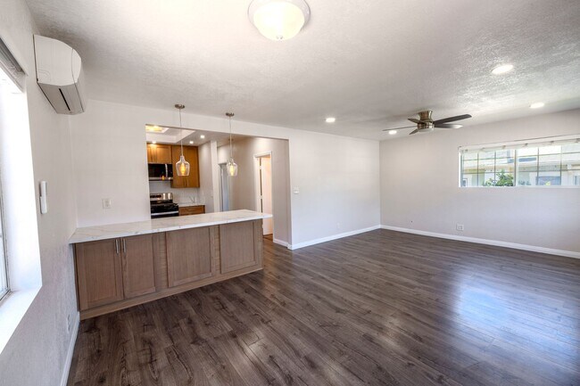 Foto del edificio - Beautifully updated 2 bed, 2 bath single-family home in Logan Heights