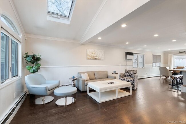 Photo - 6 Charles Pl House