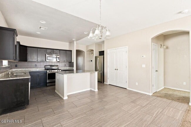 Building Photo - 3713 Loma Cortez Dr