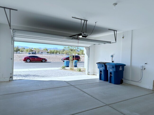 Foto del edificio - 4bd/2.5bath Single Family Home