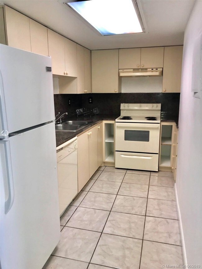 Foto del edificio - 1975 Normandy Dr