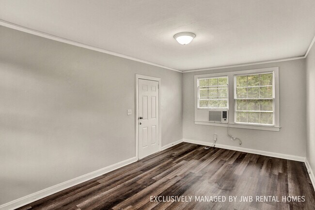Building Photo - 1265 McDuff Ave S