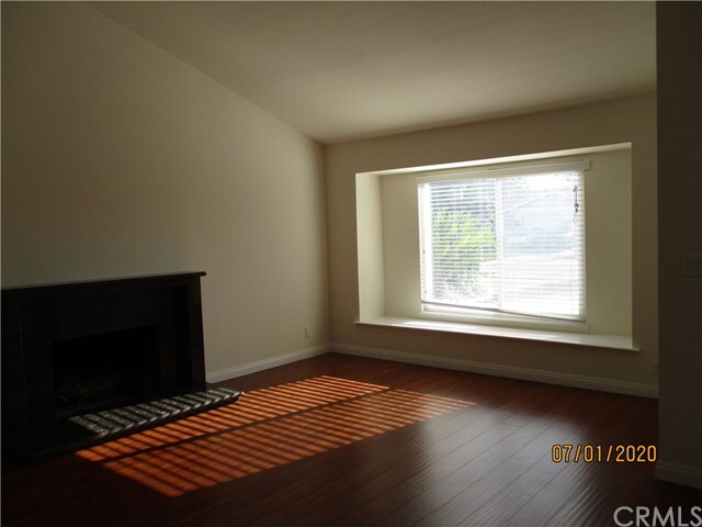 Building Photo - 17702 Kensington Ave