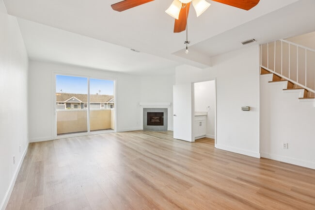 Building Photo - 3614 Empire Dr