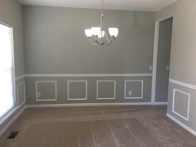 Building Photo - 4 Bedroom home in Bent Creek Subdivision
