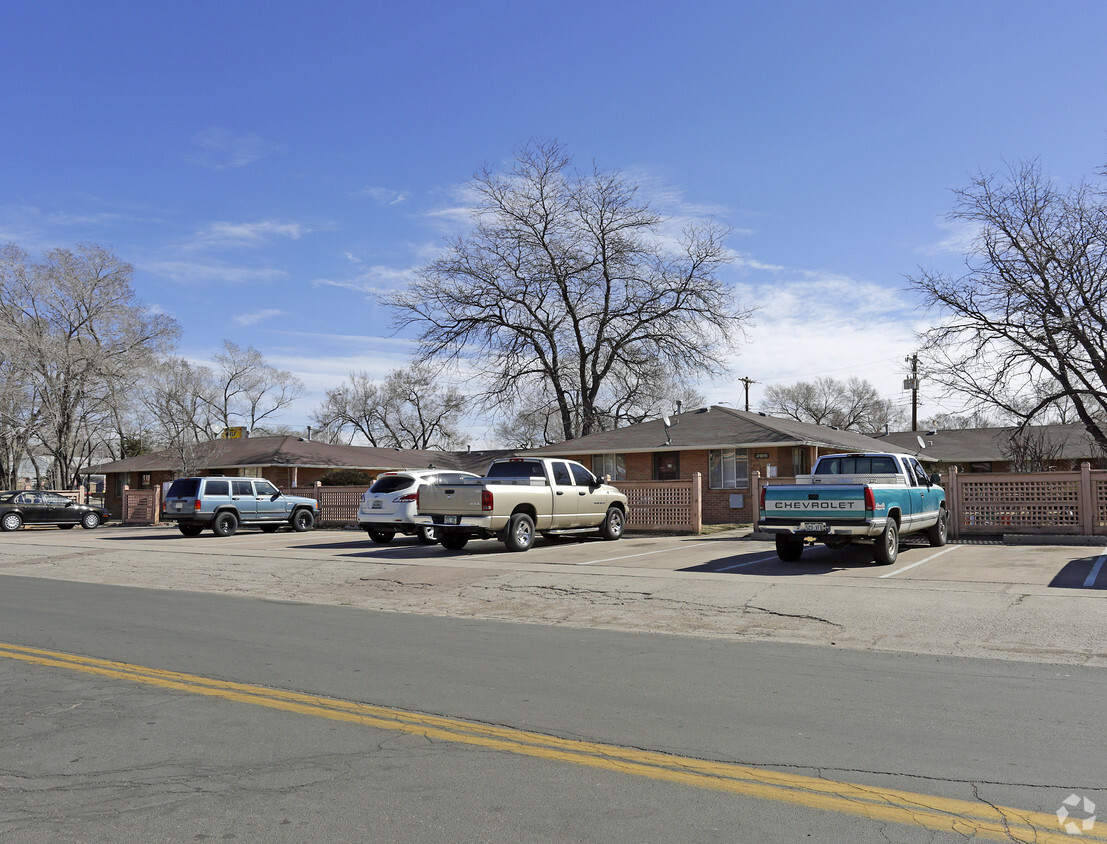 Foto del edificio - Wood Avenue Apartments