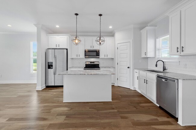 Building Photo - 850 W Sallier St