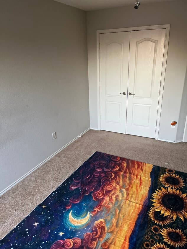 Building Photo - 804 Mahomet Dr