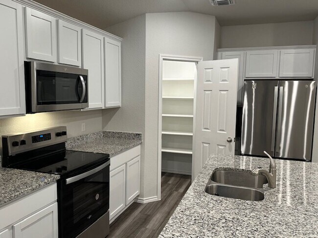 Foto del edificio - 3bd/2ba Home in the Willow Glenn Community...