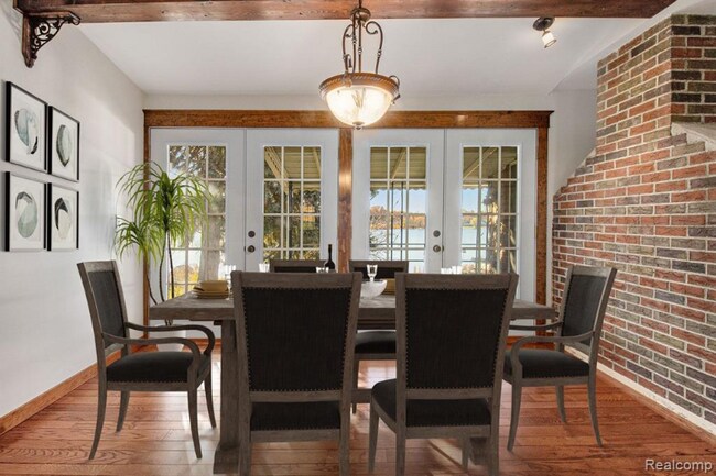 Foto del edificio - 2739 Lakeridge Ave
