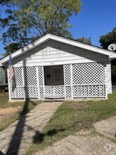Building Photo - 636 Champagnolle Rd