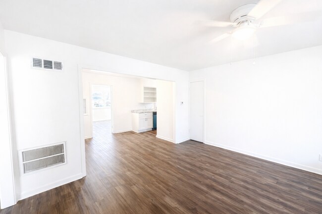 Foto del edificio - Beautifully Updated 3 Bedroom 2Bath Home in NE Wichita – $1525/month