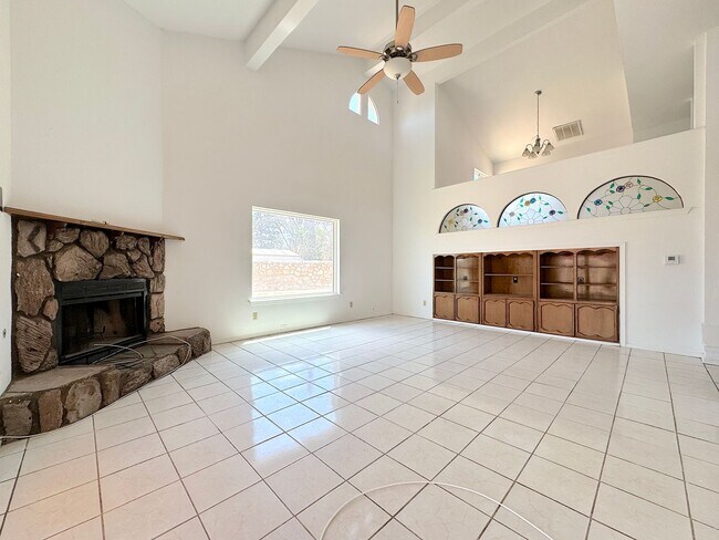 Building Photo - Northeast El Paso 3 Bed Refrig A/C split T...