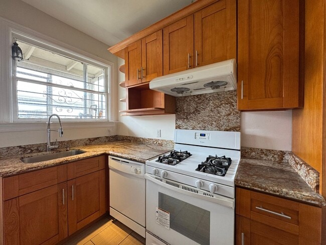 Building Photo - 1 Bed 1 Bath in Portola