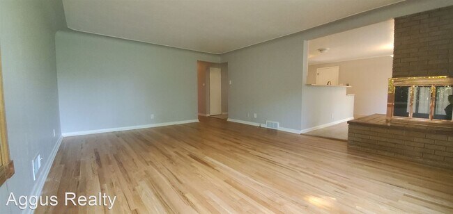 Building Photo - 3 br, 2 bath House - 4595 Saulsbury St.