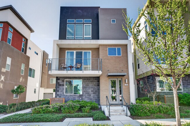 Building Photo - 176 Agustin Narvaez St