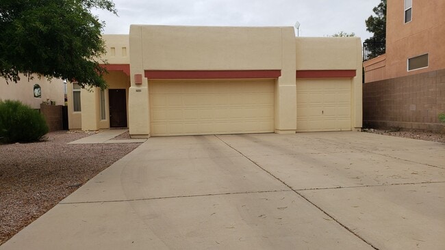 Building Photo - Furnished 3 Bedroom Home in Foothills with...