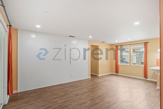 Foto del edificio - 1210 Coyote Creek Way