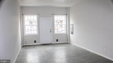 Building Photo - 112 W Coal St