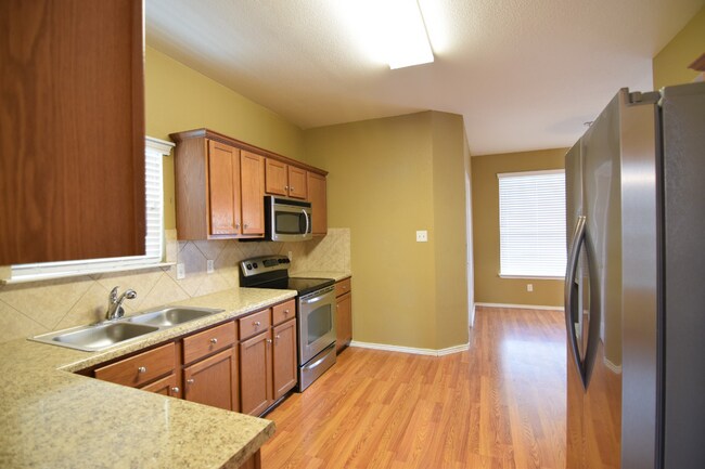 Foto del edificio - 4613 Green Meadow St
