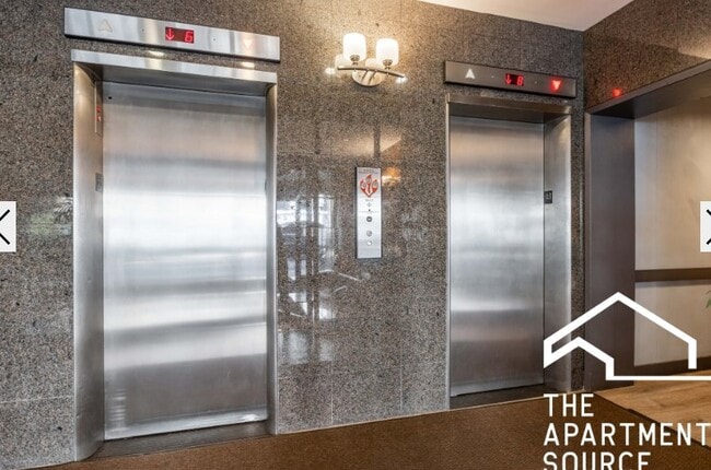 Photo - 445 W Wellington Ave Apartment