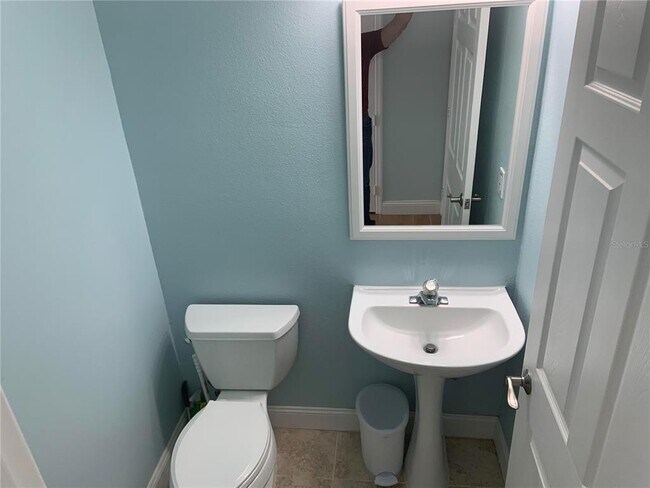 Foto del edificio - 4527 Riverton Dr