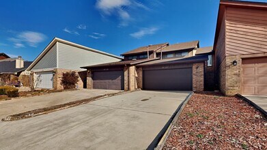 Building Photo - 4723 Hemlock Ln