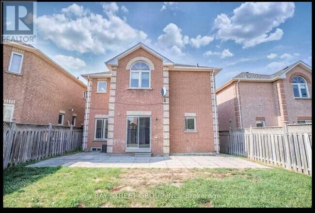 Building Photo - 43 Avenida St