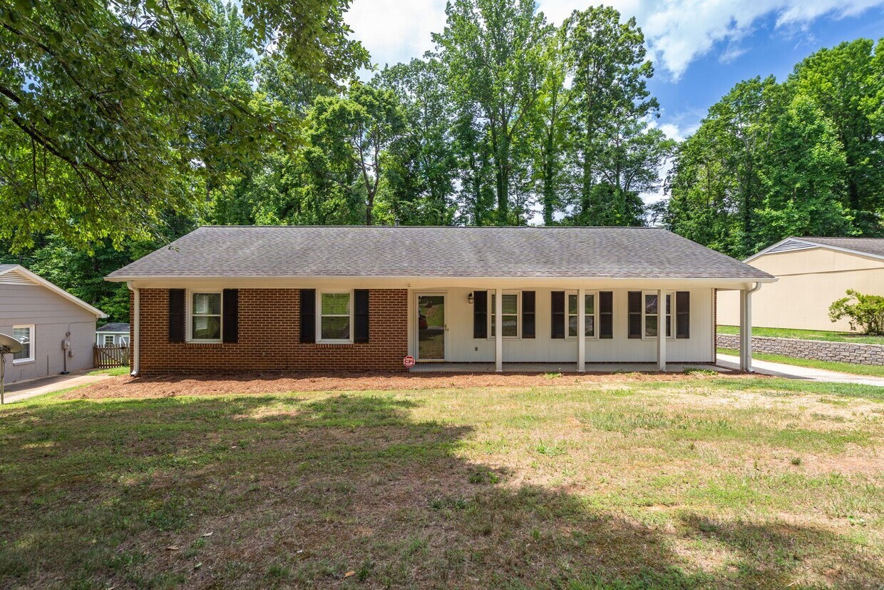 2121 Tarrywood Dr, Greensboro, NC 27455 House Rental in Greensboro